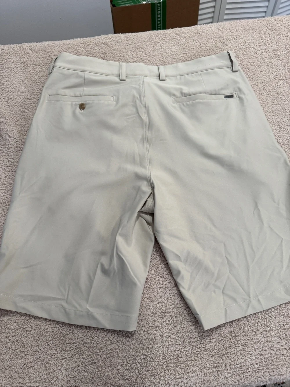 Greg Norman ML75 Golf Shorts Men’s 34 Khaki Stretch Performance